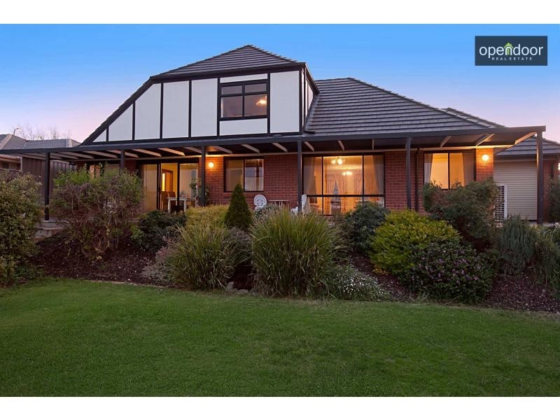 20 Freebairn Drive, Hallett Cove SA 5158