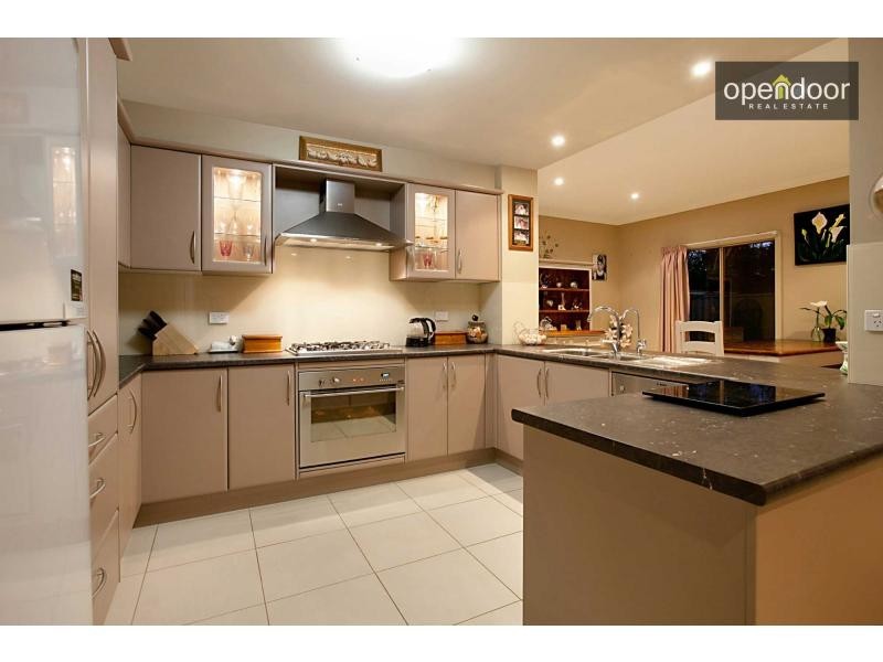 11/8 Cinnamon Way, Aberfoyle Park SA 5159
