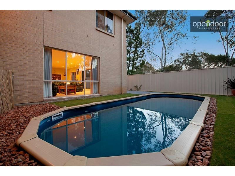 11/8 Cinnamon Way, Aberfoyle Park SA 5159