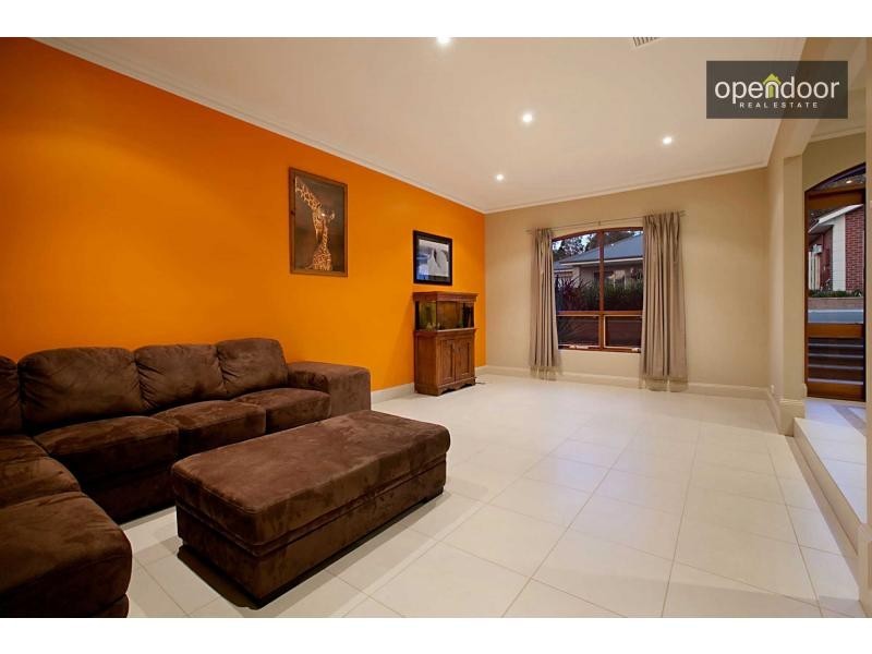 11/8 Cinnamon Way, Aberfoyle Park SA 5159
