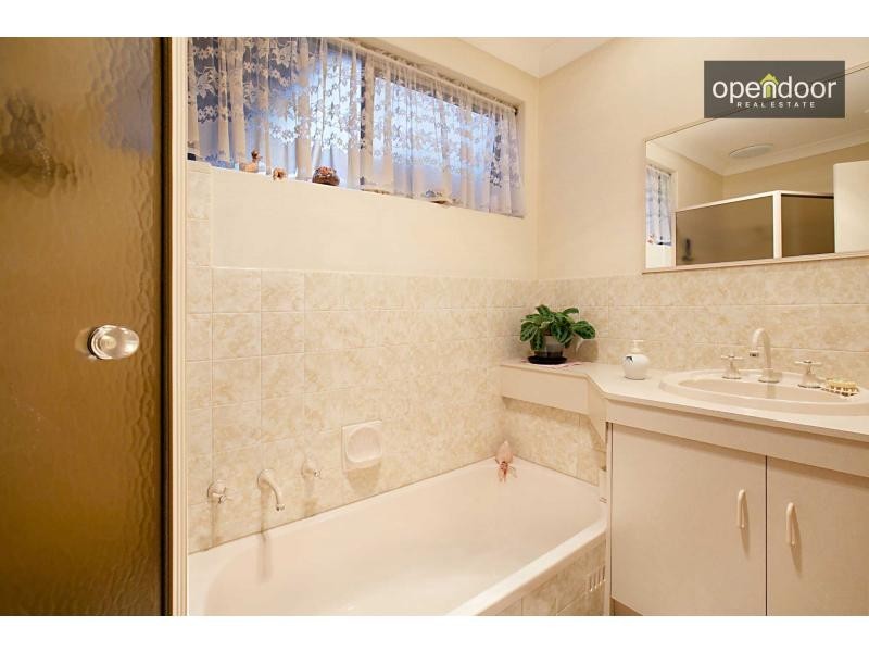 34 Burns Court, Morphett Vale SA 5162