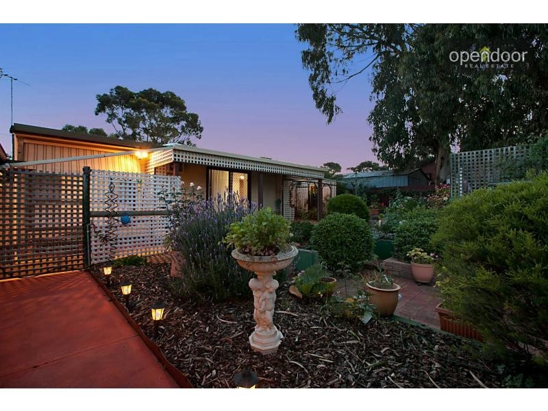 17 Rosemary Terrace, Morphett Vale SA 5162