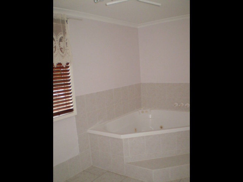 64 Prior Way, Russell Island QLD 4184