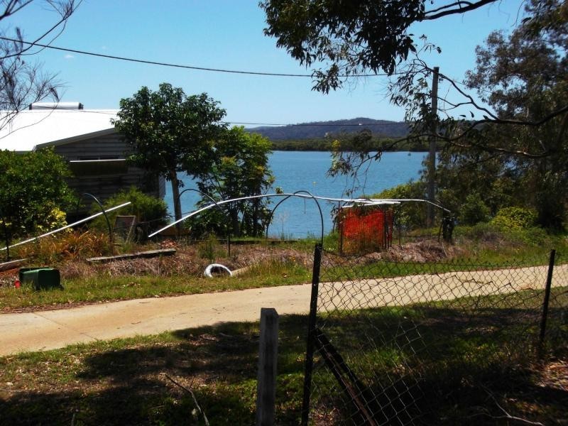 102 Minjerriba Road, Russell Island QLD 4184