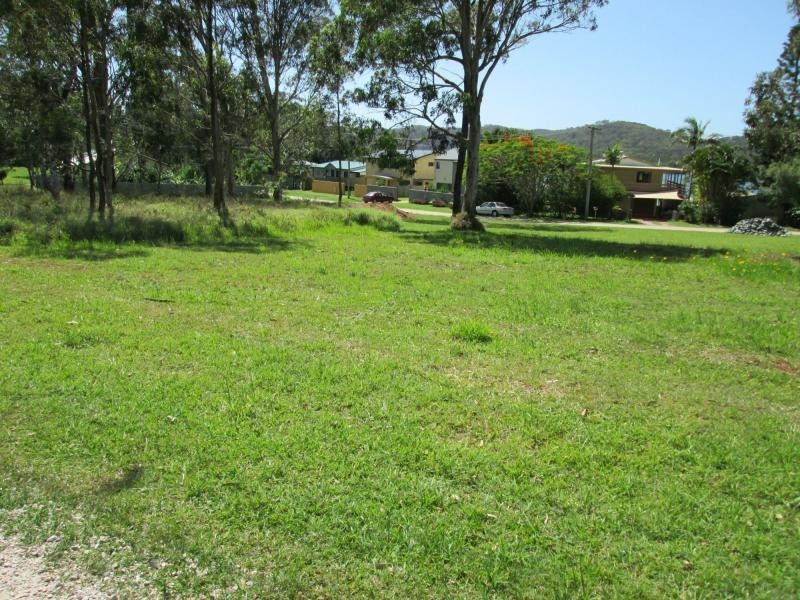 12 Zephyr Street, Russell Island QLD 4184
