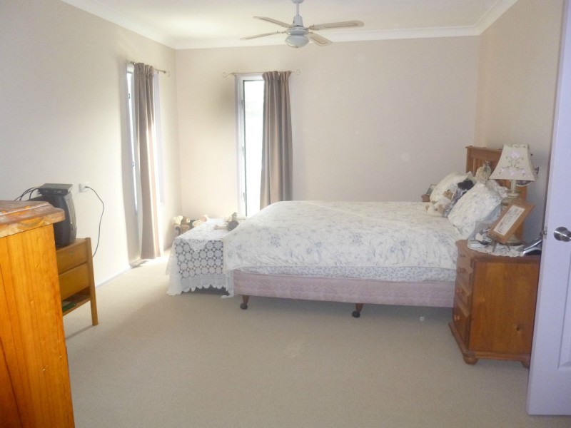 4 Breeze Street, Russell Island QLD 4184