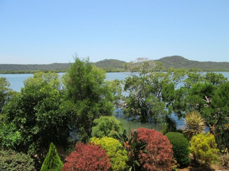 14 Oasis Drive, Russell Island QLD 4184