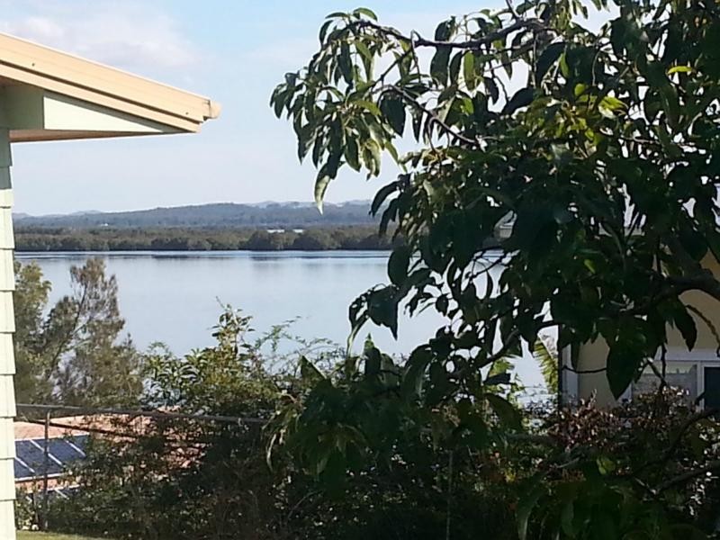 24 Mark Road, Russell Island QLD 4184