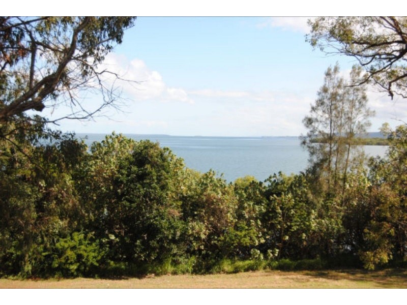 1 Canaipa Point Drive, Russell Island QLD 4184