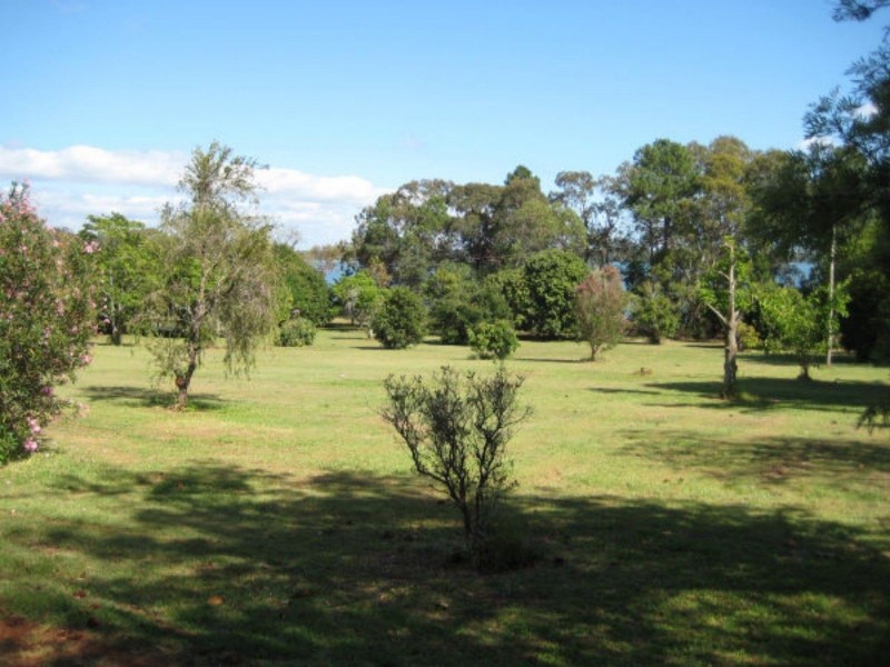 1 Canaipa Point Drive, Russell Island QLD 4184