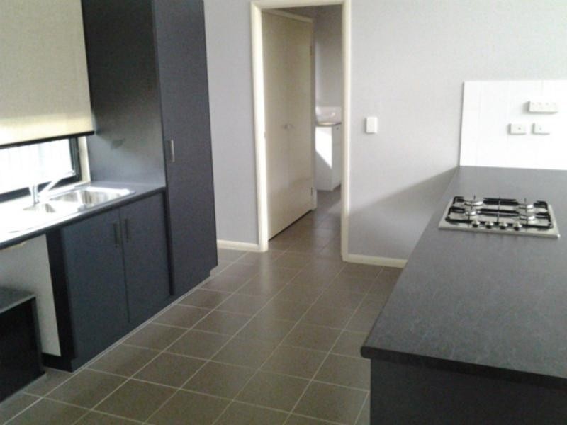 20 Saturn Street, Russell Island QLD 4184