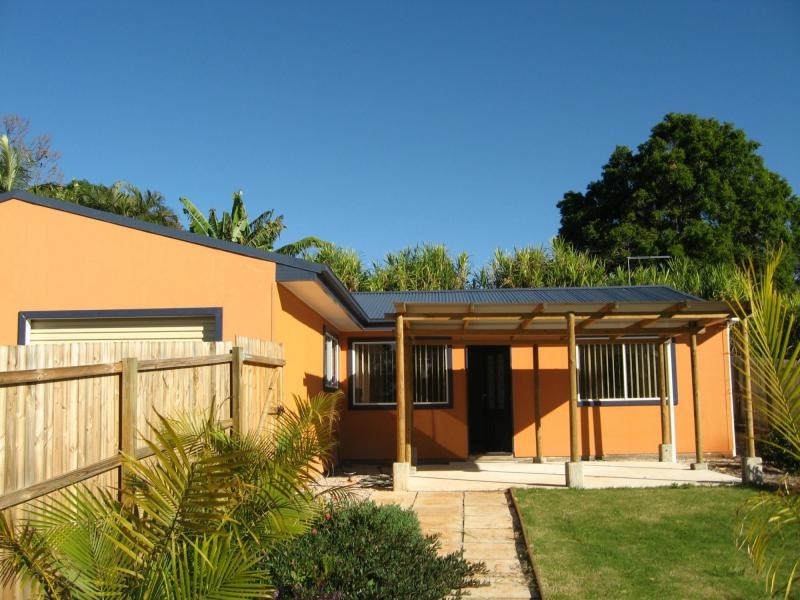 18 Laurel Street, Russell Island QLD 4184