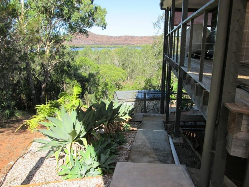 27 Aquamarine Avenue, Russell Island QLD 4184