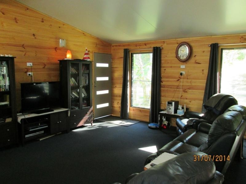 36 Taylor Street, Russell Island QLD 4184