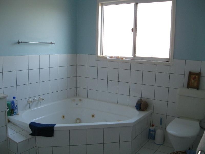 27 Bay Drive, Russell Island QLD 4184