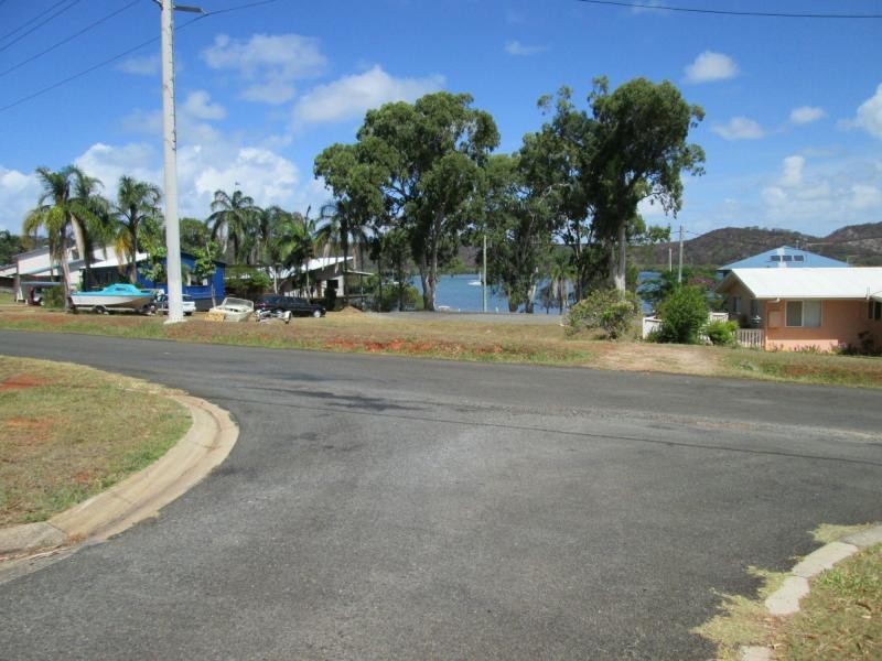 123 Canaipa Point Drive, Russell Island QLD 4184