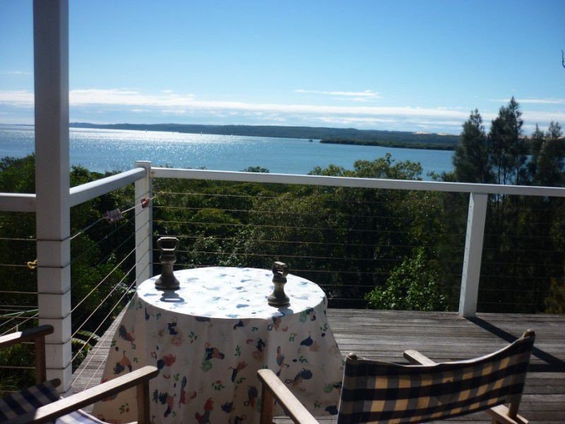 27 Bay Drive, Russell Island QLD 4184