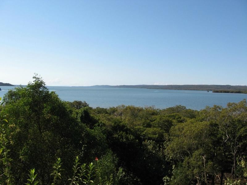 27 Bay Drive, Russell Island QLD 4184