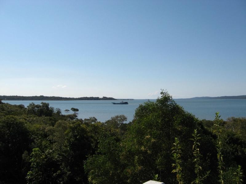 27 Bay Drive, Russell Island QLD 4184