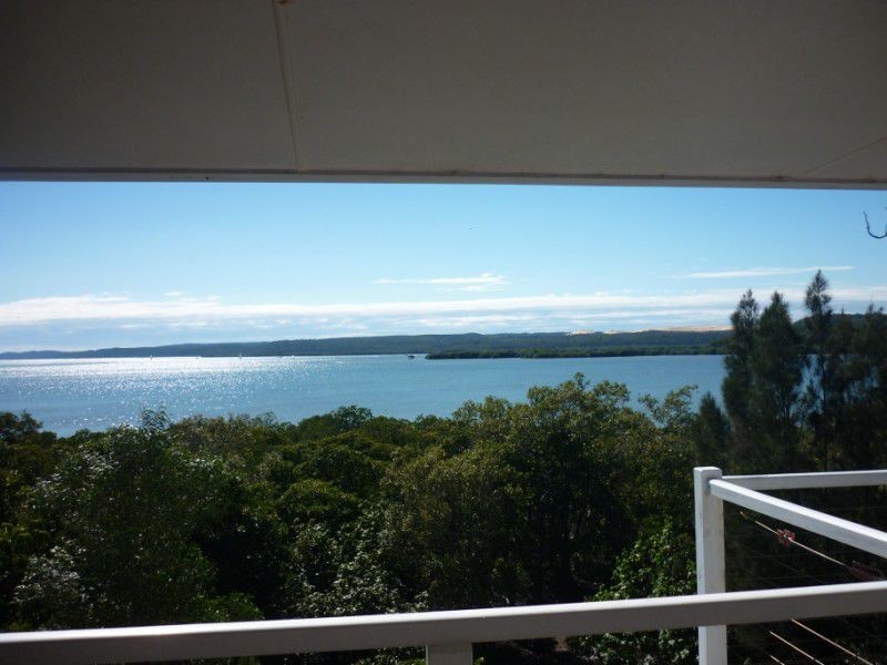 27 Bay Drive, Russell Island QLD 4184