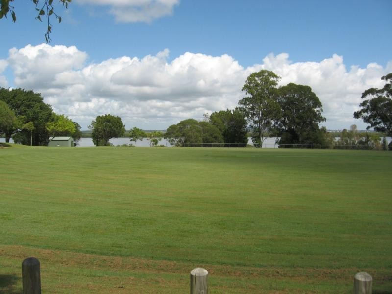 8 Beth Street, Russell Island QLD 4184