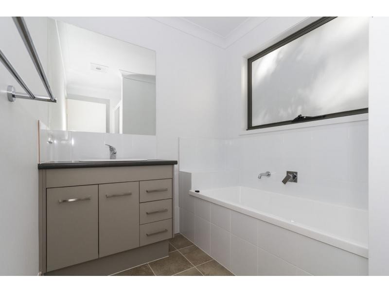 3 Leichhardt Terrace, Russell Island QLD 4184