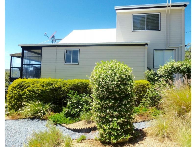 42 Leichhardt Terrace, Russell Island QLD 4184