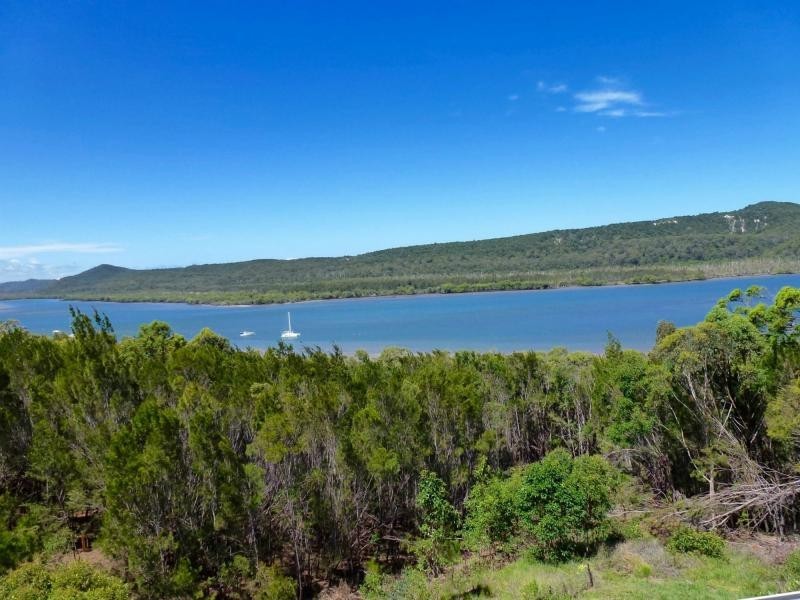 42 Leichhardt Terrace, Russell Island QLD 4184