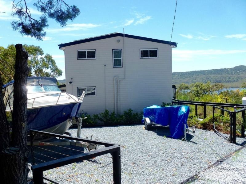 42 Leichhardt Terrace, Russell Island QLD 4184