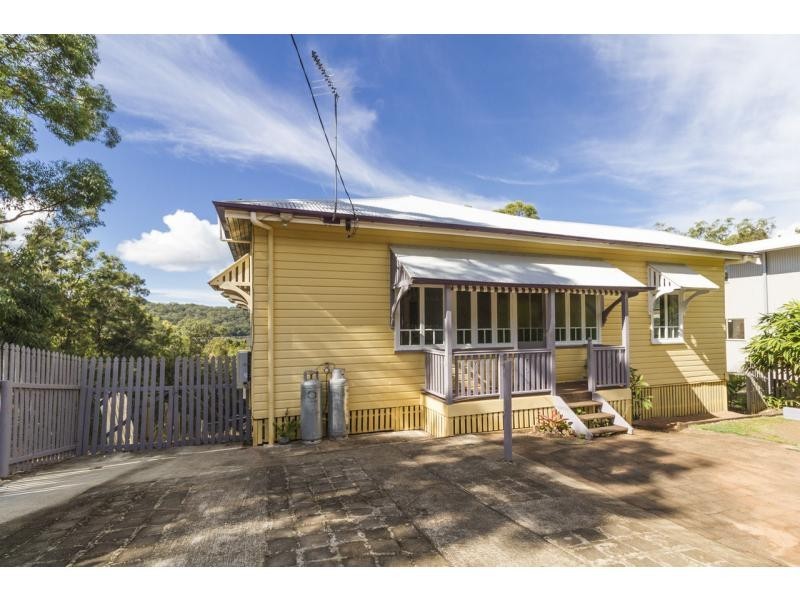 4 Leichhardt Terrace, Russell Island QLD 4184