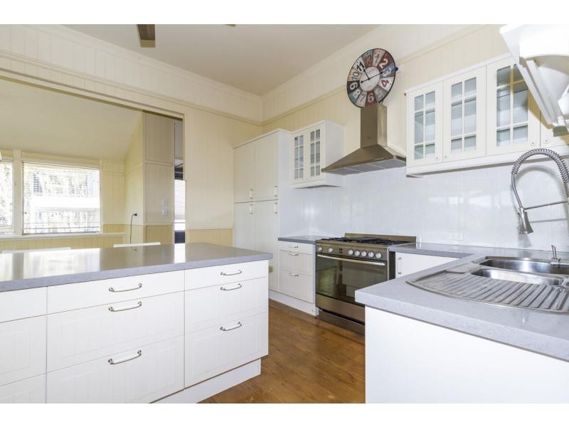 4 Leichhardt Terrace, Russell Island QLD 4184