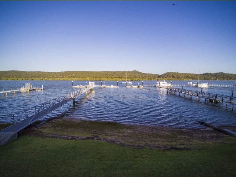 61 Wahine Drive, Russell Island QLD 4184