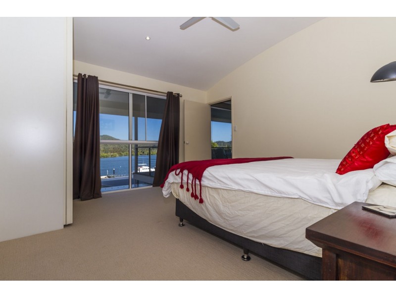 61 Wahine Drive, Russell Island QLD 4184