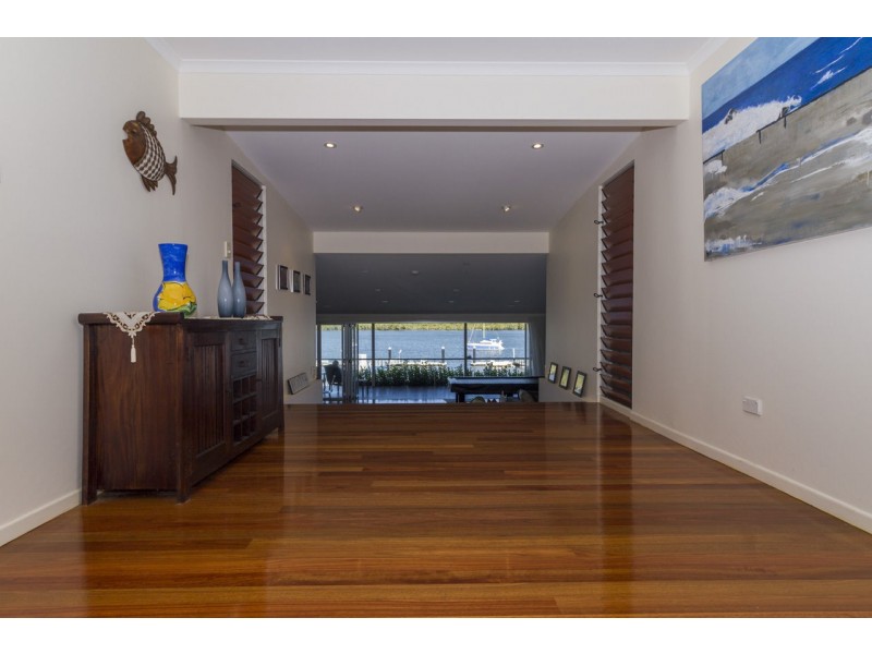 61 Wahine Drive, Russell Island QLD 4184