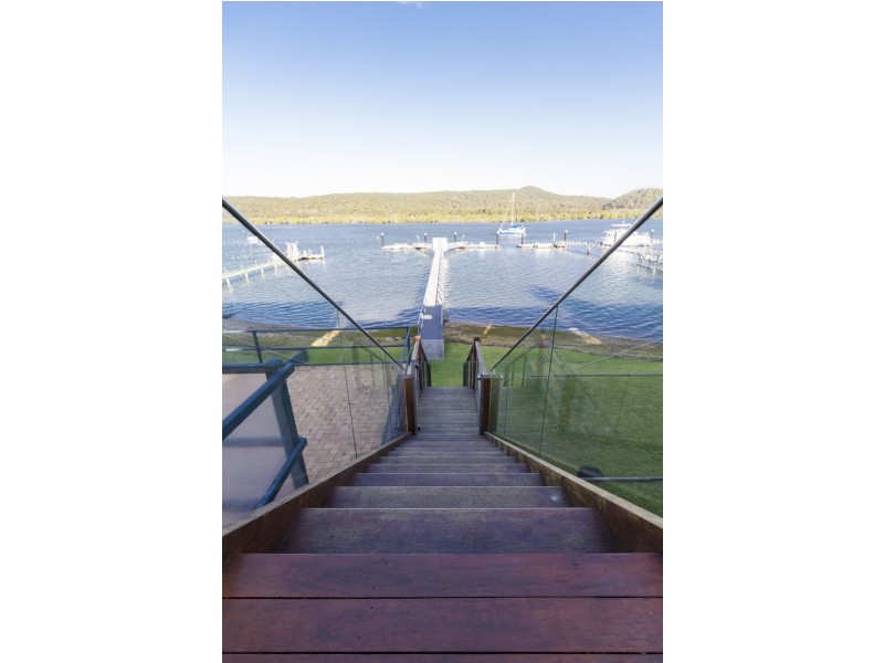 61 Wahine Drive, Russell Island QLD 4184