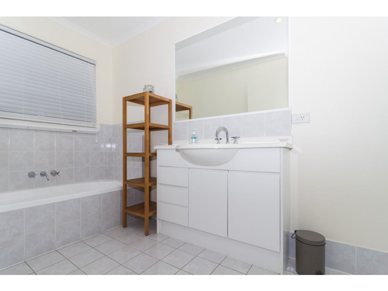 61 Wahine Drive, Russell Island QLD 4184