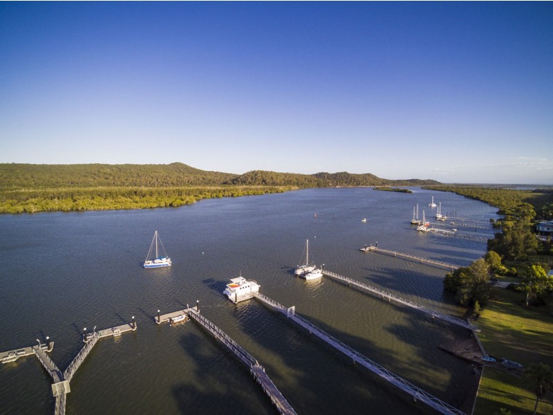 61 Wahine Drive, Russell Island QLD 4184