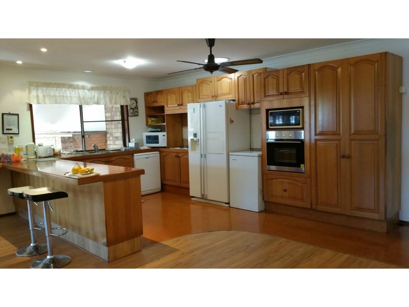 8 Browning Street, Russell Island QLD 4184