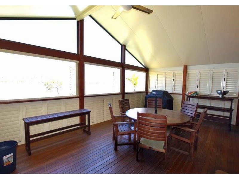 8 Browning Street, Russell Island QLD 4184