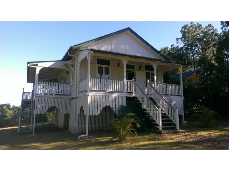 12 Thompson Esplanade, Russell Island QLD 4184