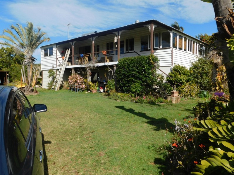 62 Centre Road, Russell Island QLD 4184