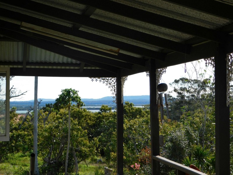 62 Centre Road, Russell Island QLD 4184