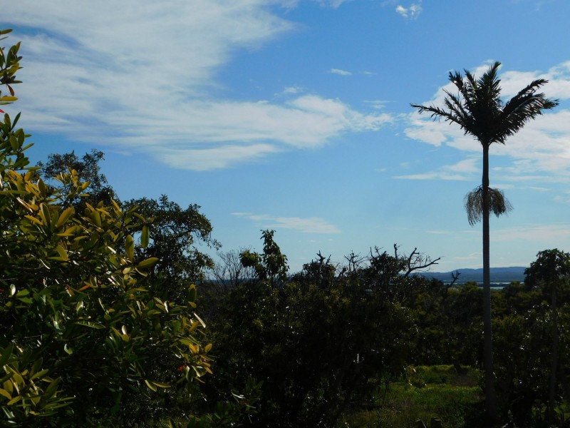 62 Centre Road, Russell Island QLD 4184