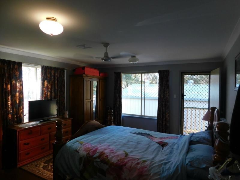 16 Sapphire Street, Russell Island QLD 4184