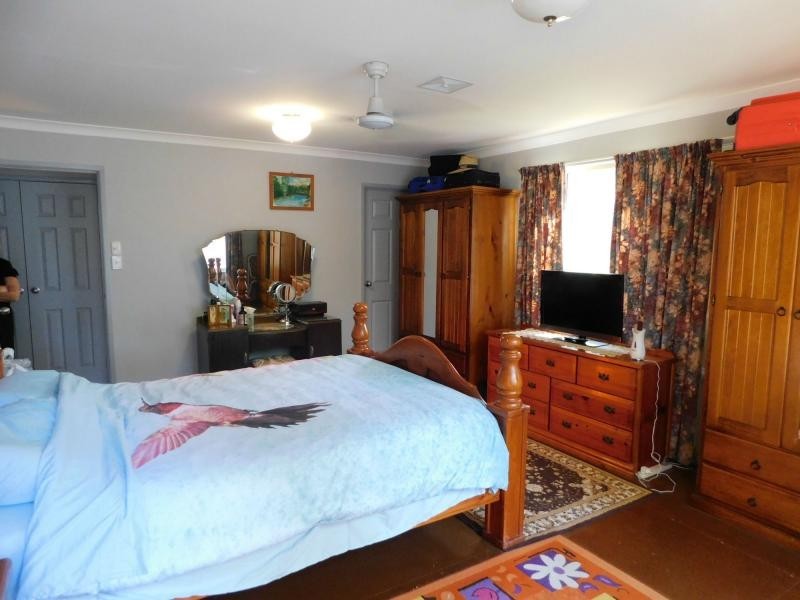 16 Sapphire Street, Russell Island QLD 4184