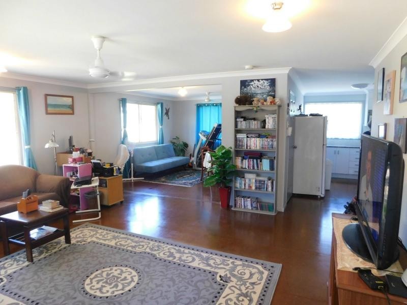 16 Sapphire Street, Russell Island QLD 4184