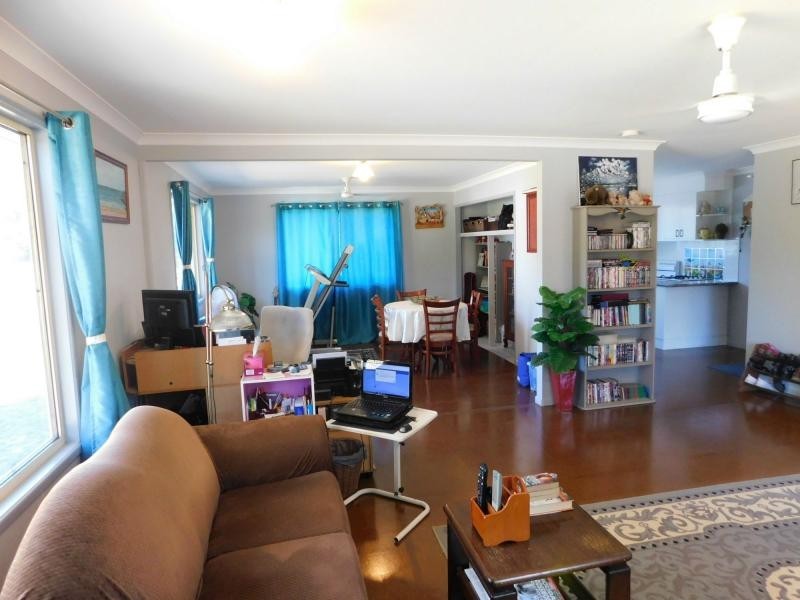 16 Sapphire Street, Russell Island QLD 4184