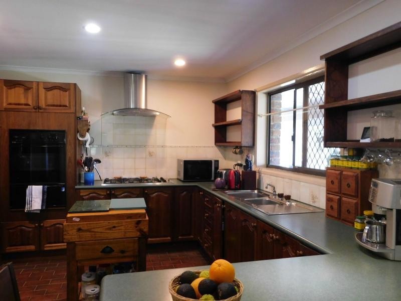 20 Crescent Drive, Russell Island QLD 4184