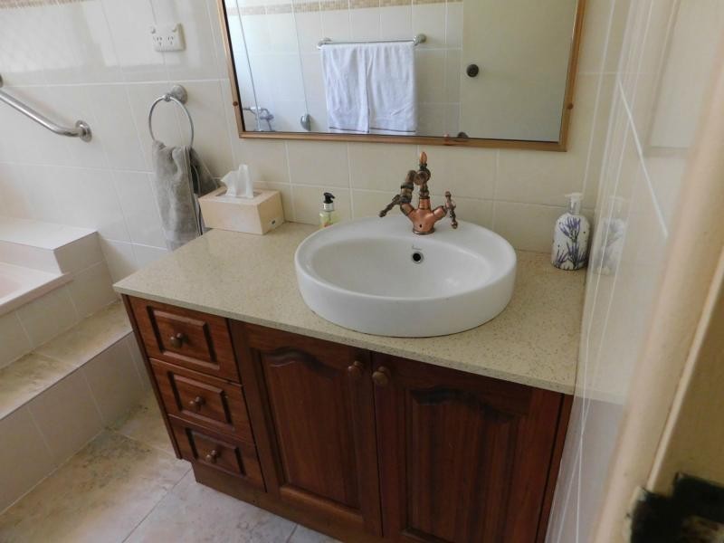 20 Crescent Drive, Russell Island QLD 4184