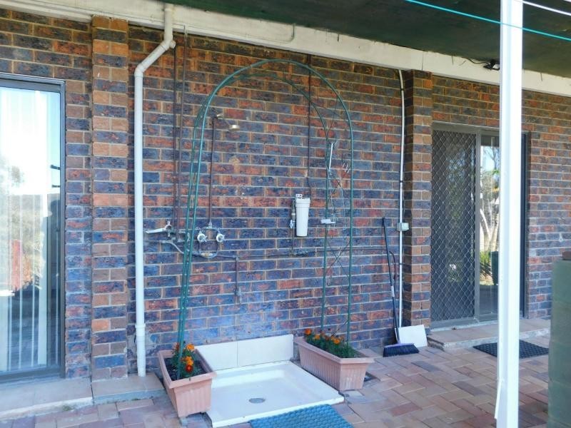 20 Crescent Drive, Russell Island QLD 4184